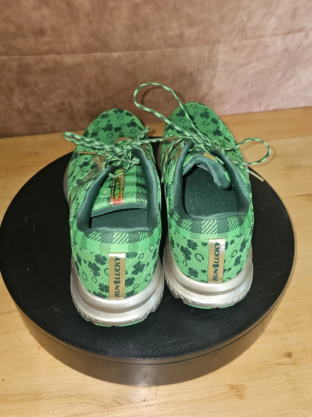 Brooks Green Clover Print Women's Sneakers